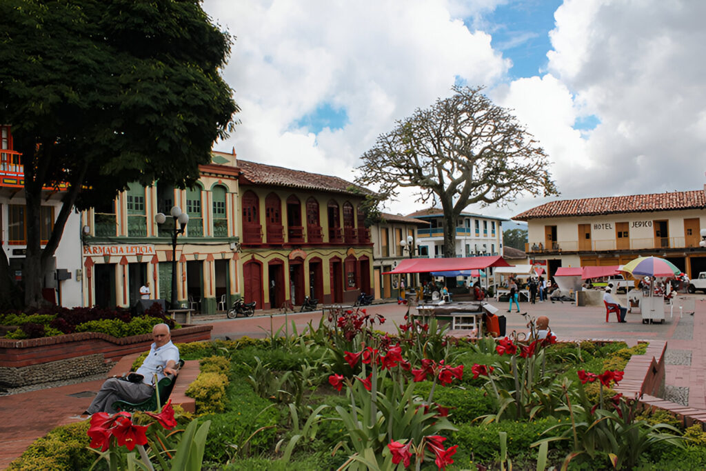 Plaza-Jerico-Antioquia-Colombia (1) Plaza-Jerico-Antioquia-Colombia (1)